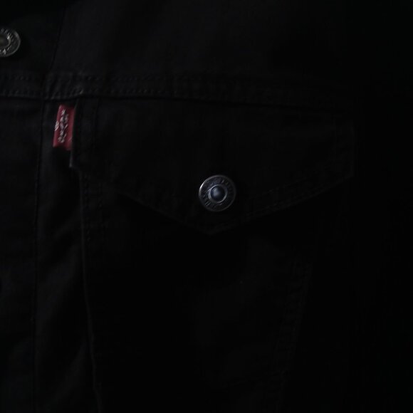 Levi's Men's Black Jean Jacket with Roll-Away Hood - Picture 3 of 14